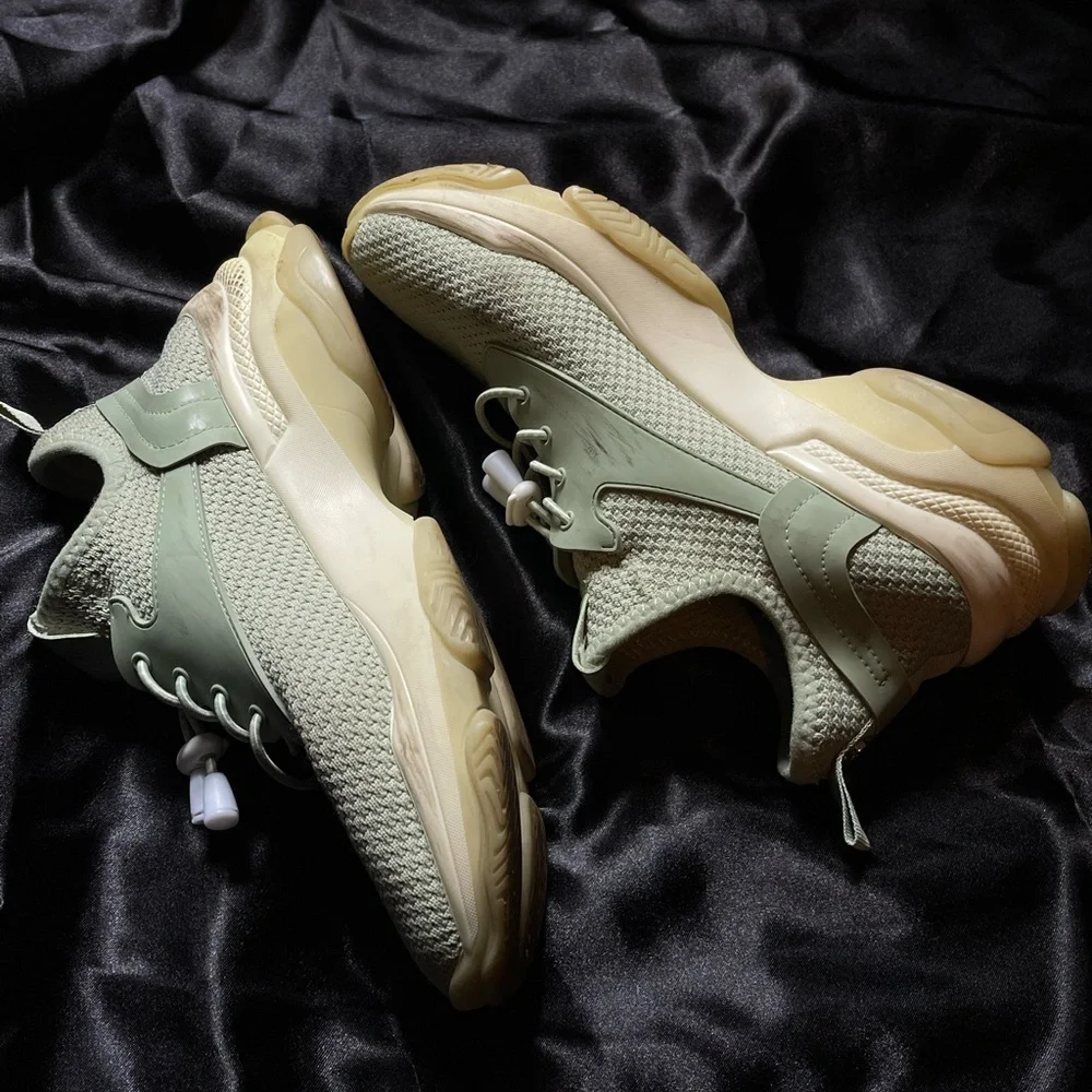 Steve Madden Sneakers size 8 - Picture 2 of 3